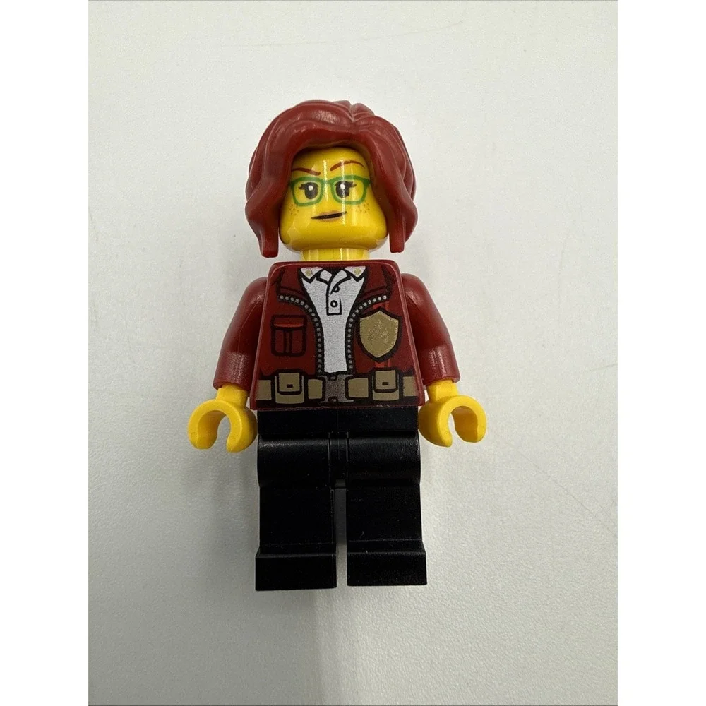 Lego CITY Minifigure - Fire Chief, Firefighter Female Freya McCloud cty1012 F12